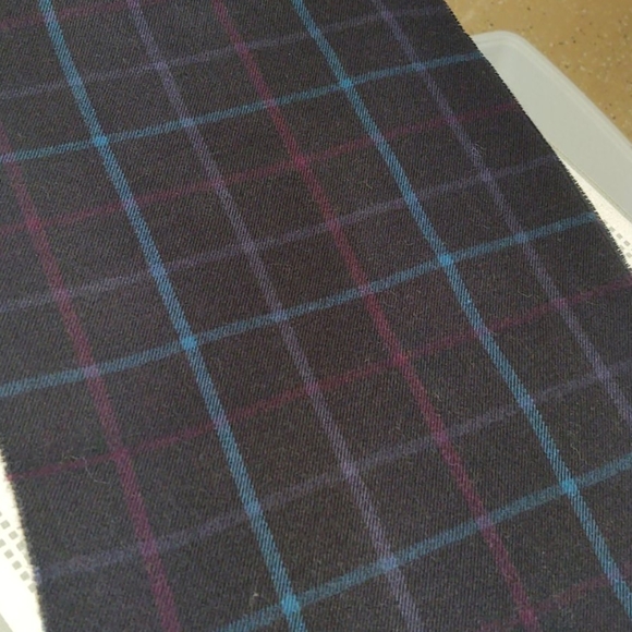 HP!!🥳🥳❤️Calvin Klein Scarf - Picture 3 of 4